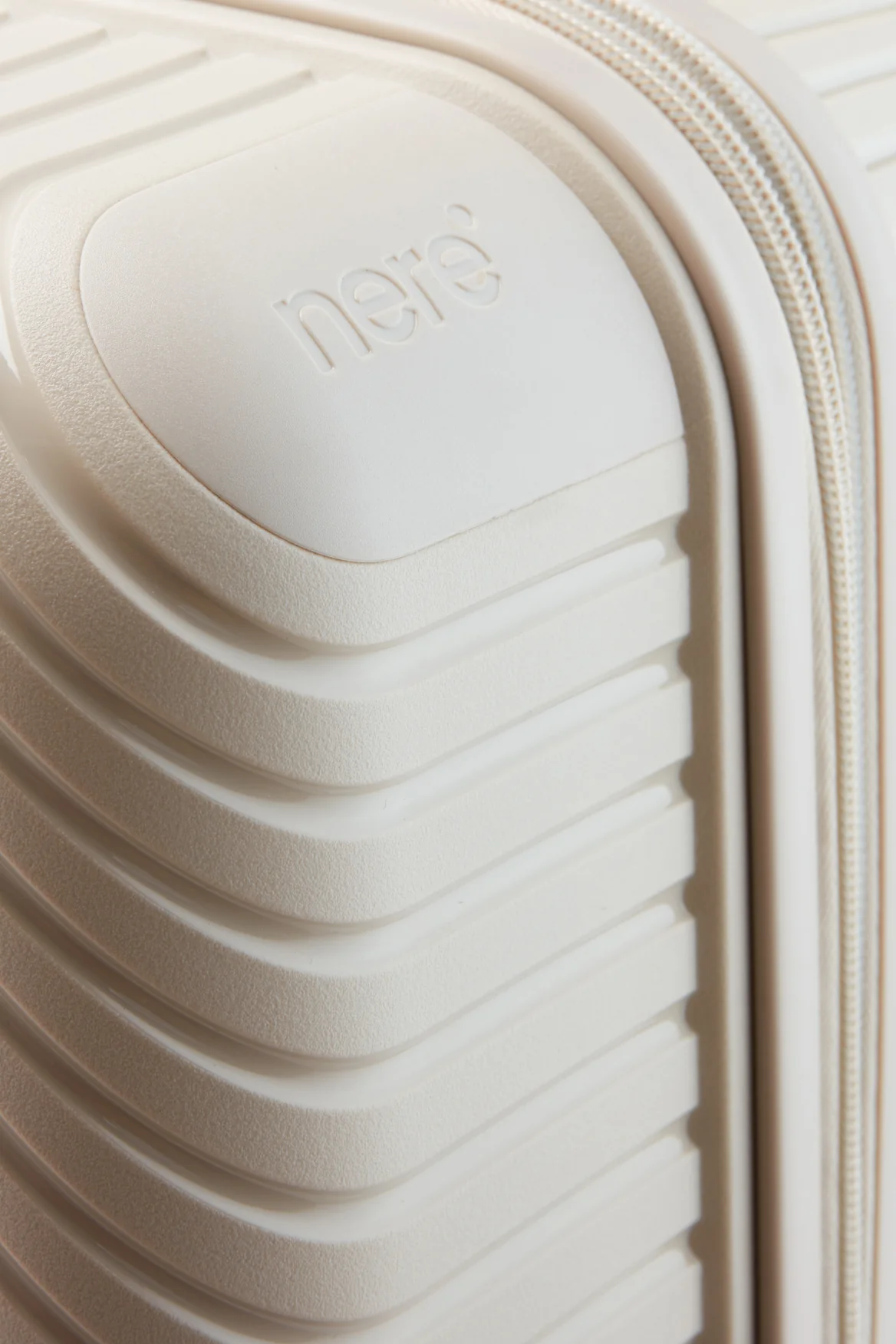 Bondi Check-In 66cm Suitcase - Image 8