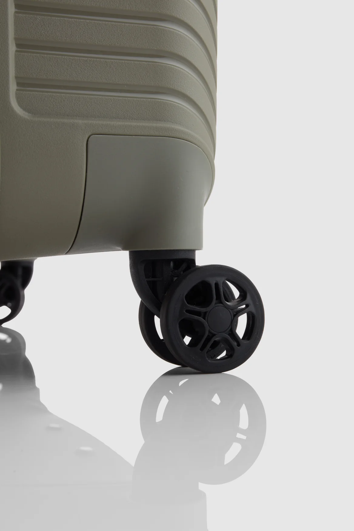Bondi Check-In 66cm Suitcase - Image 6
