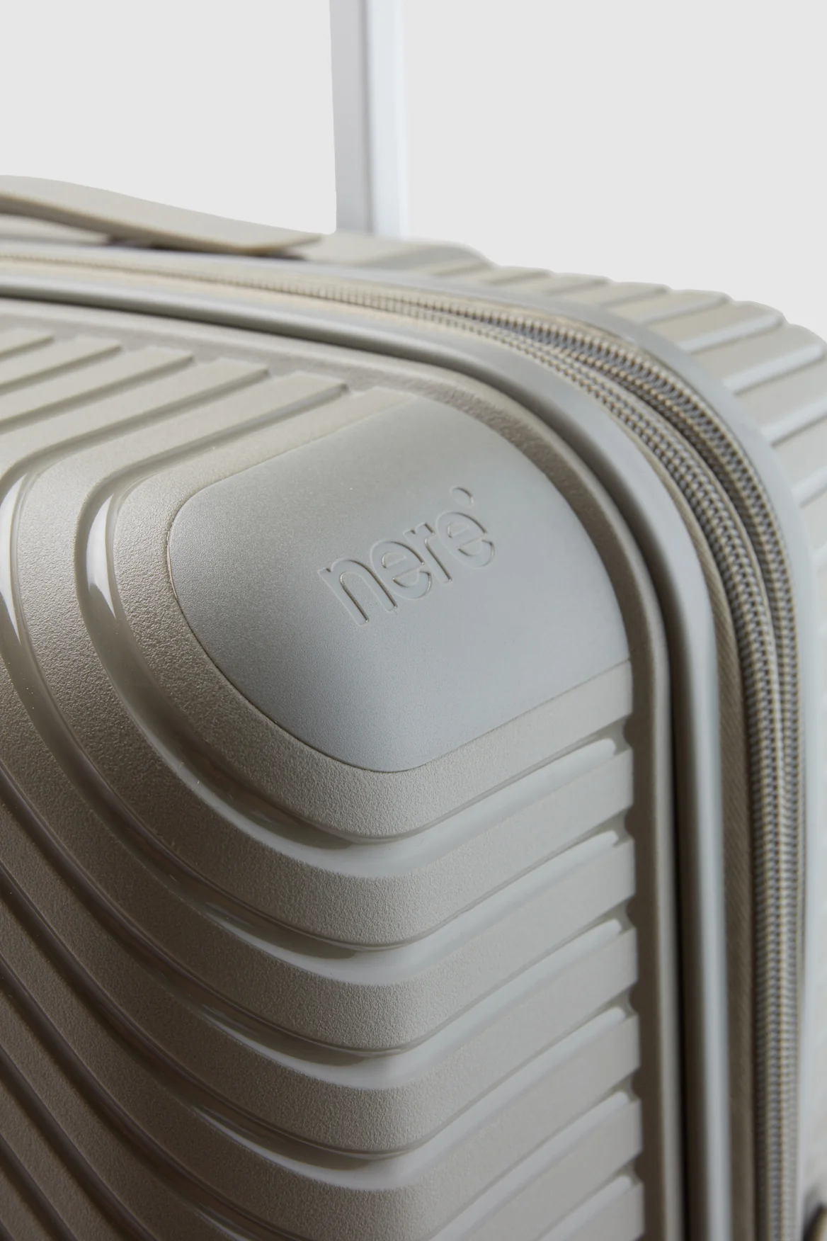 Bondi Check-In 66cm Suitcase - Image 8