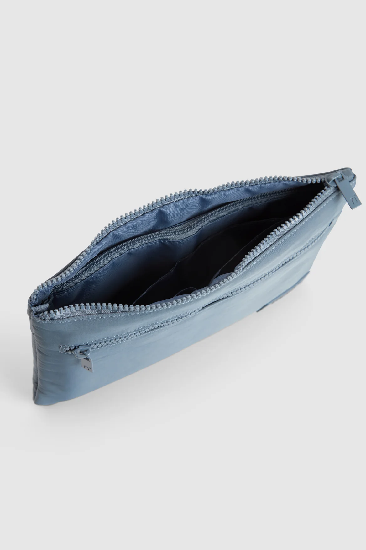 Bondi RFID Family Travel Wallet - Image 3