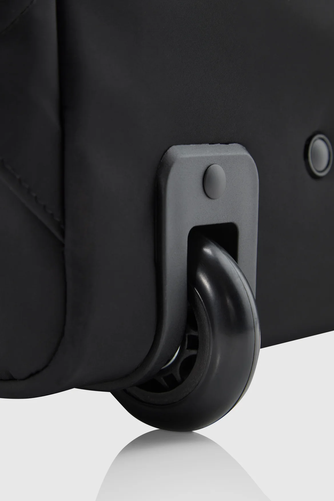 Seeker Carry-On 40cm Wheelbag - Image 6