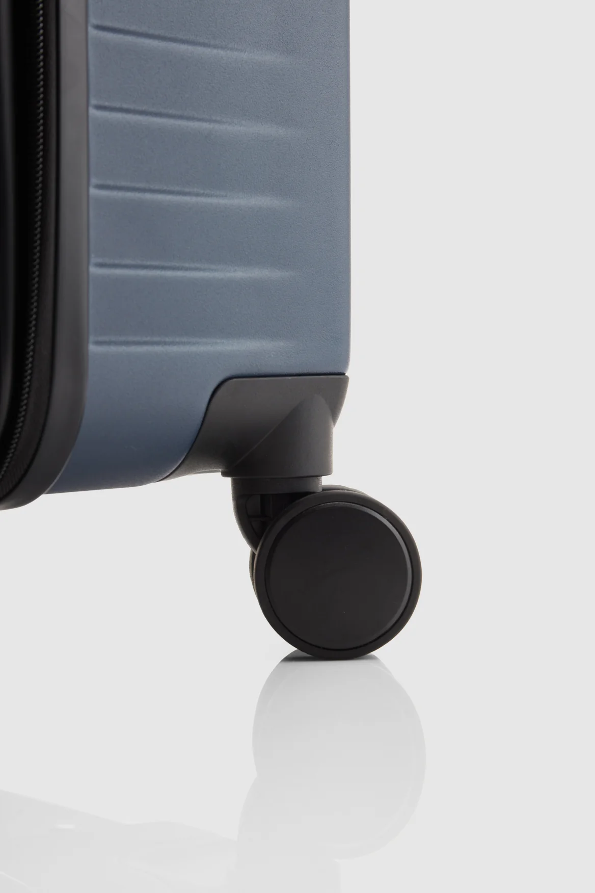 Venture Dual Open 3pc Suitcase Set - Image 8